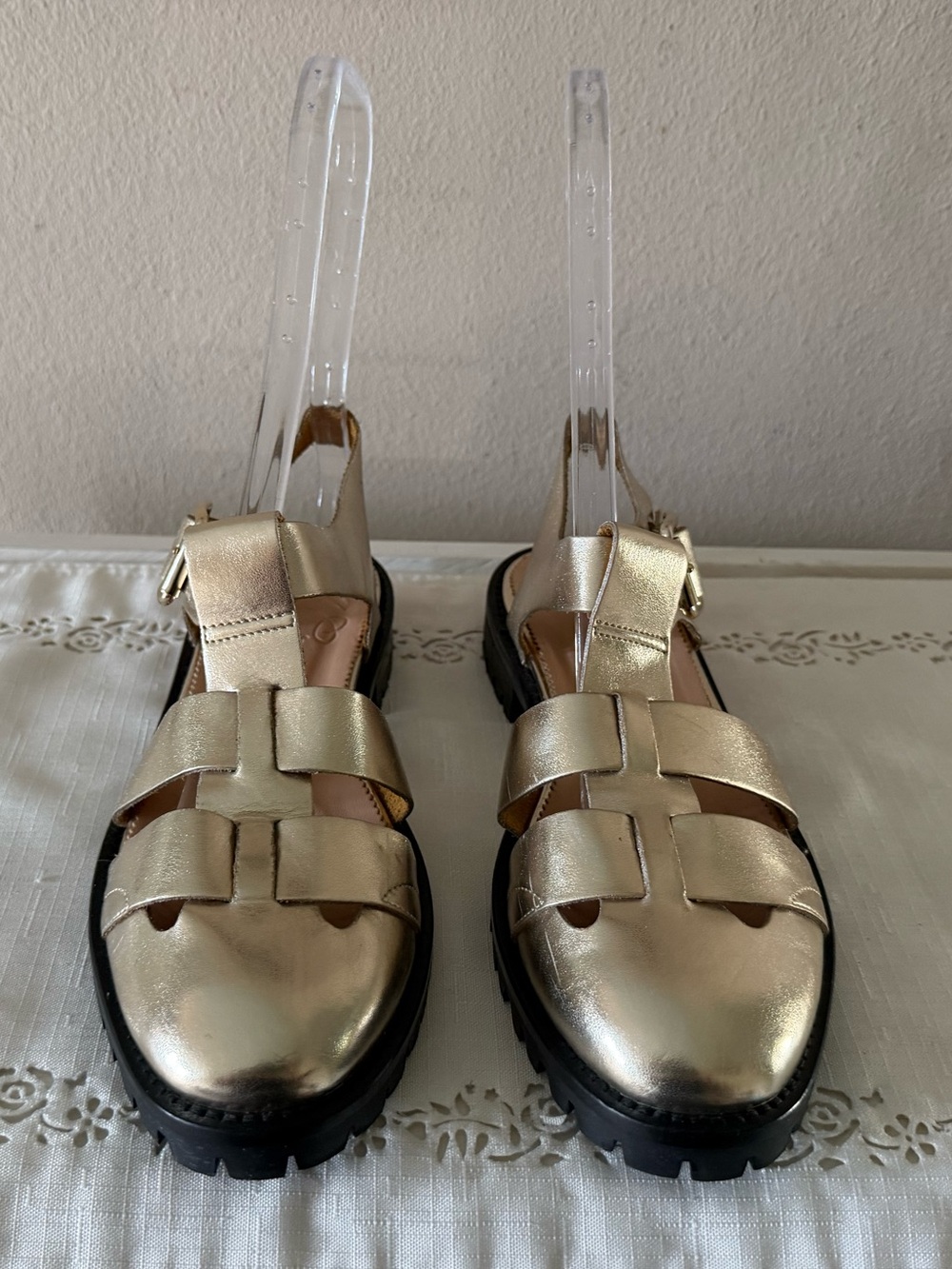 J. Crew Lug Sole Fisherman Sandal Metallic Gold Size 8.5 - Picture 2 of 7
